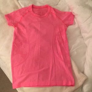 Lululemon short sleeve top (pink)